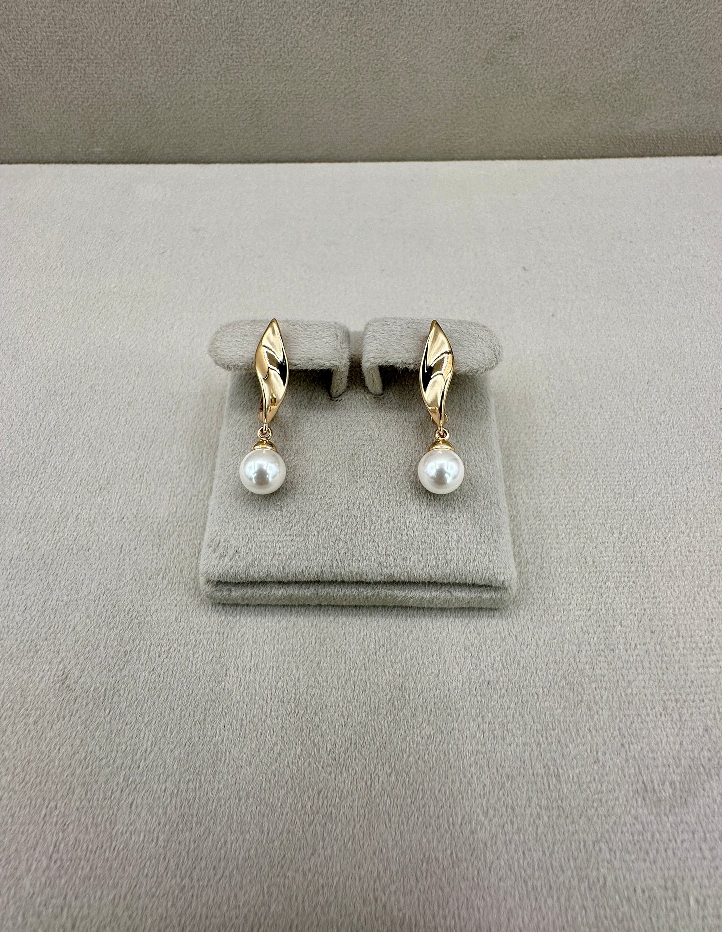 Pearl Hoop Earrings-Db3