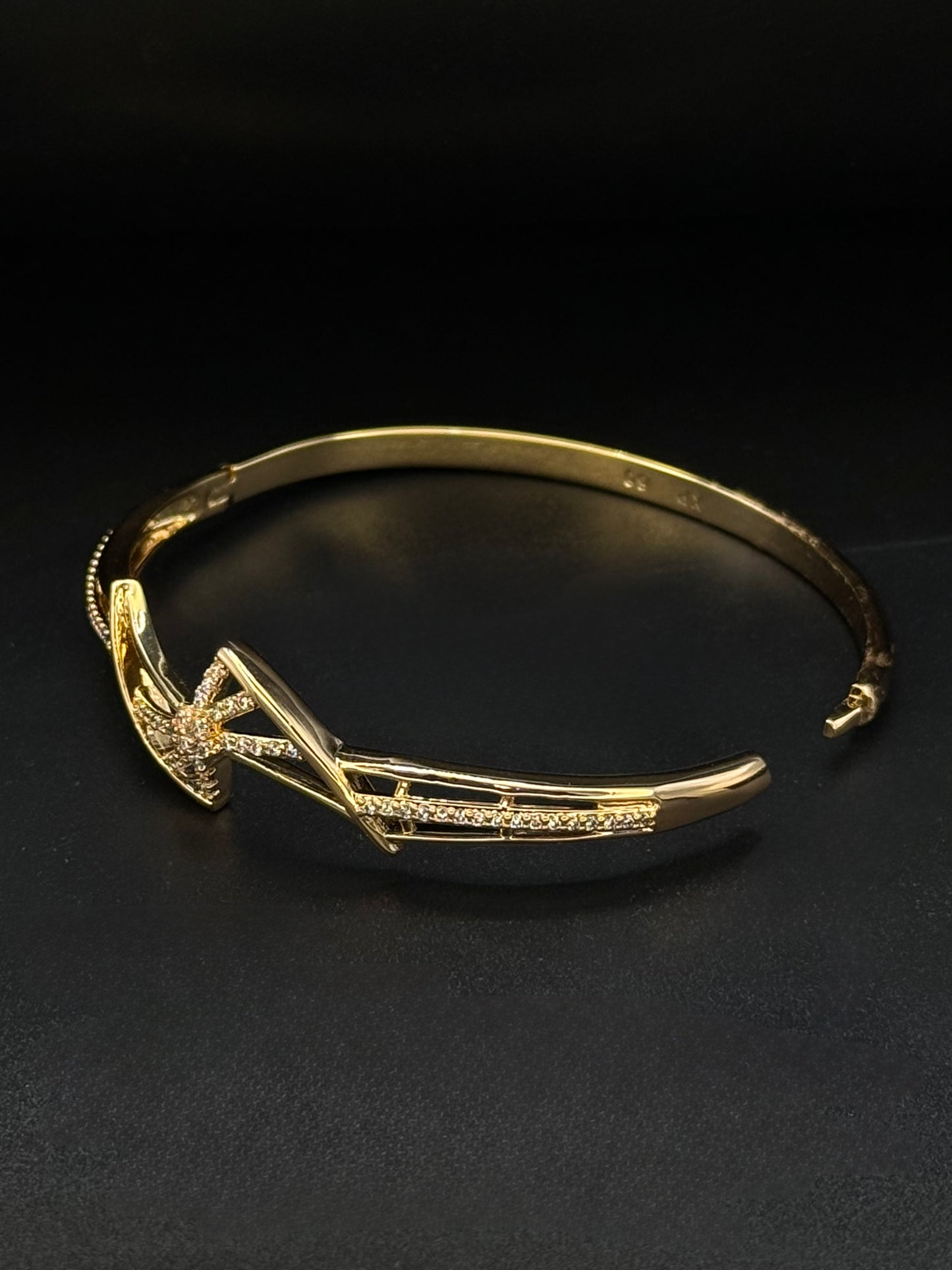 Starlight Grace Cuff-Bs11