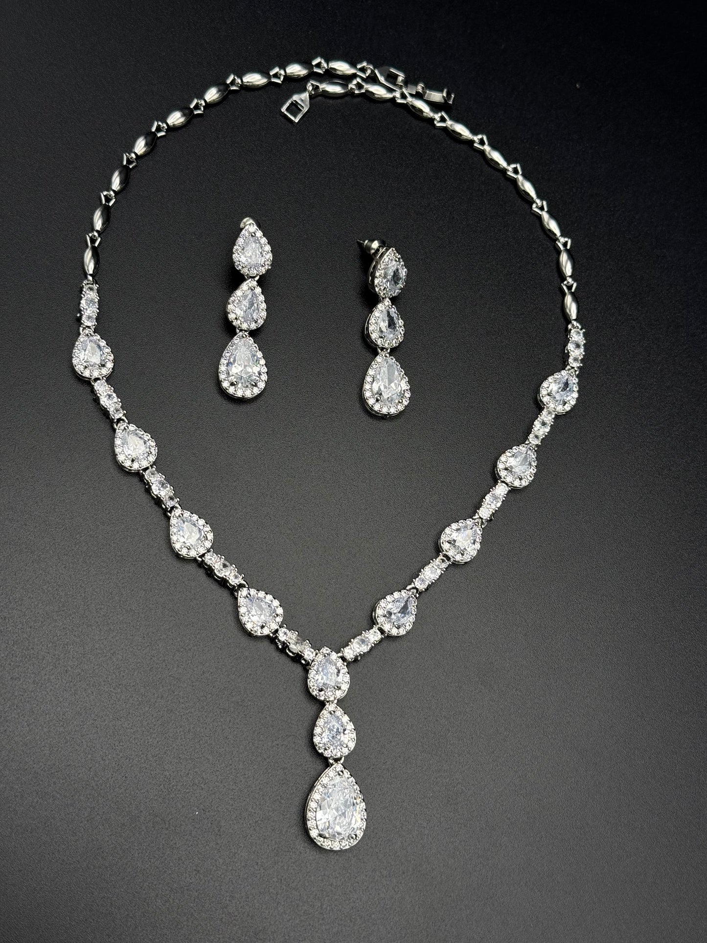 Celeste Teardrop Set-Ns19