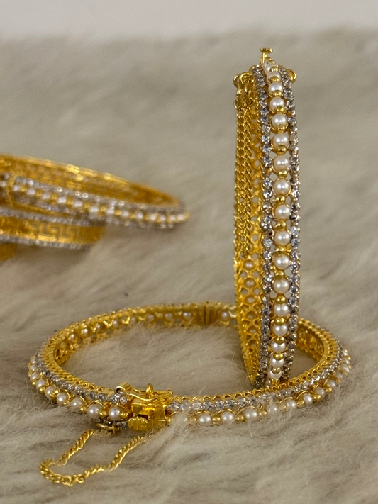 Goldplated Pearl Bangle-B33