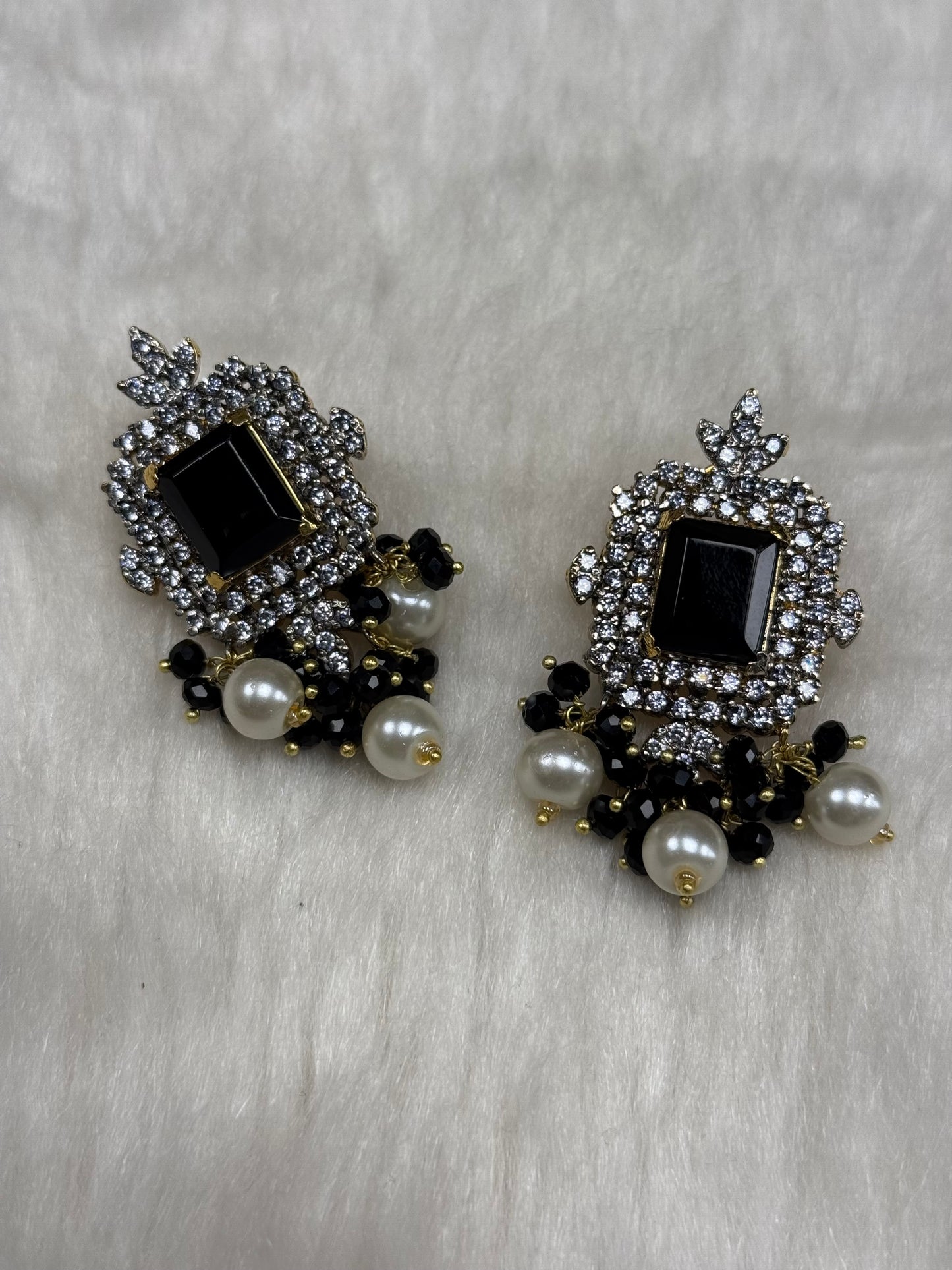 Regal Noir Choker Set-Ns17