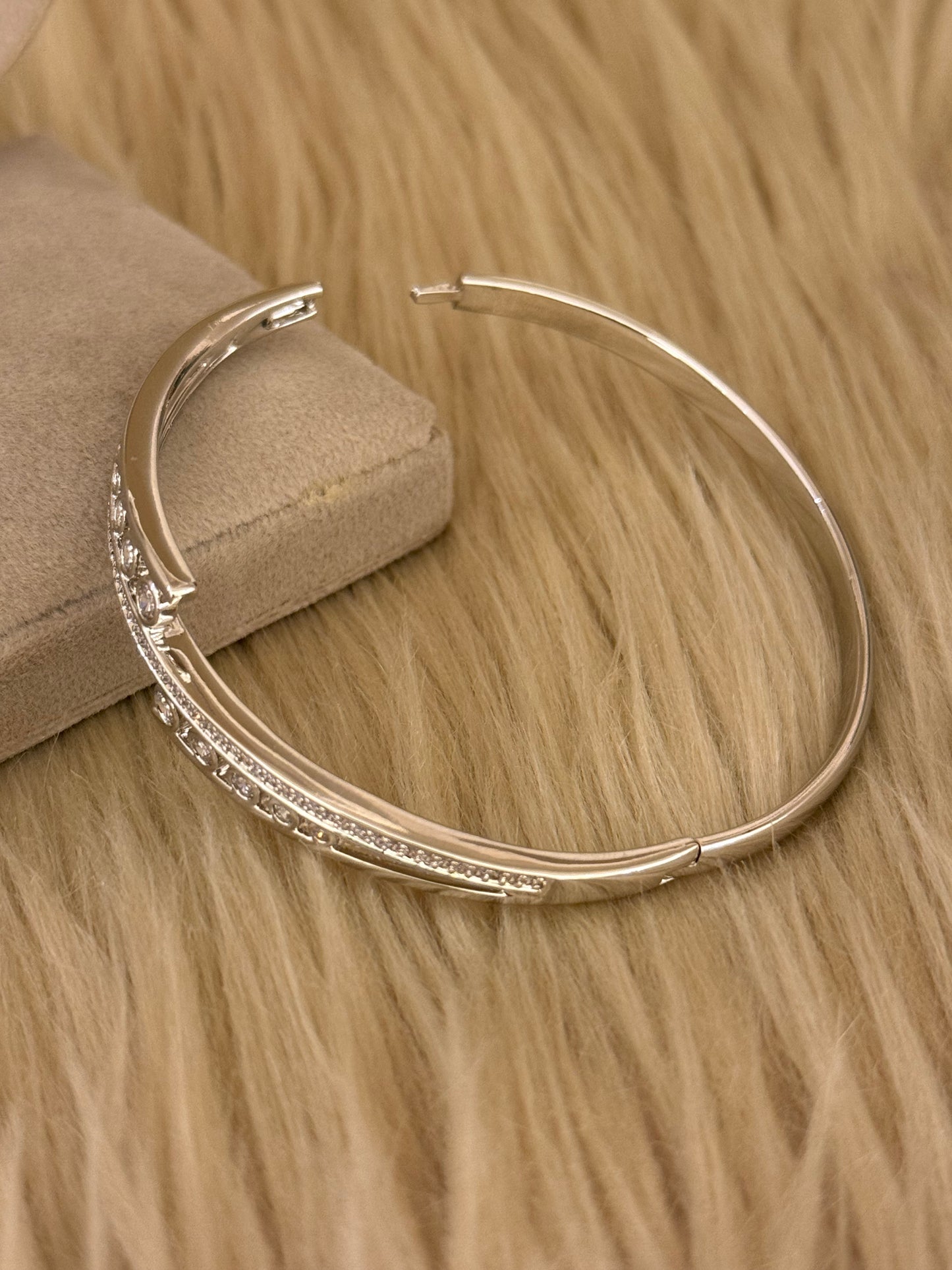 Rhodium plated Bracelet-Bs45