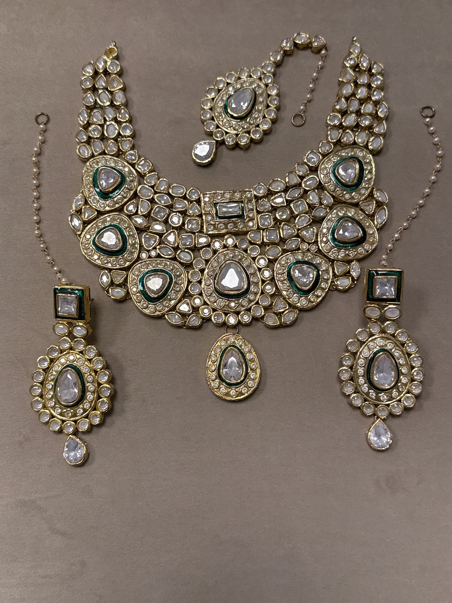 White Zircon Gutka Kundan Bridal Set-Bs49