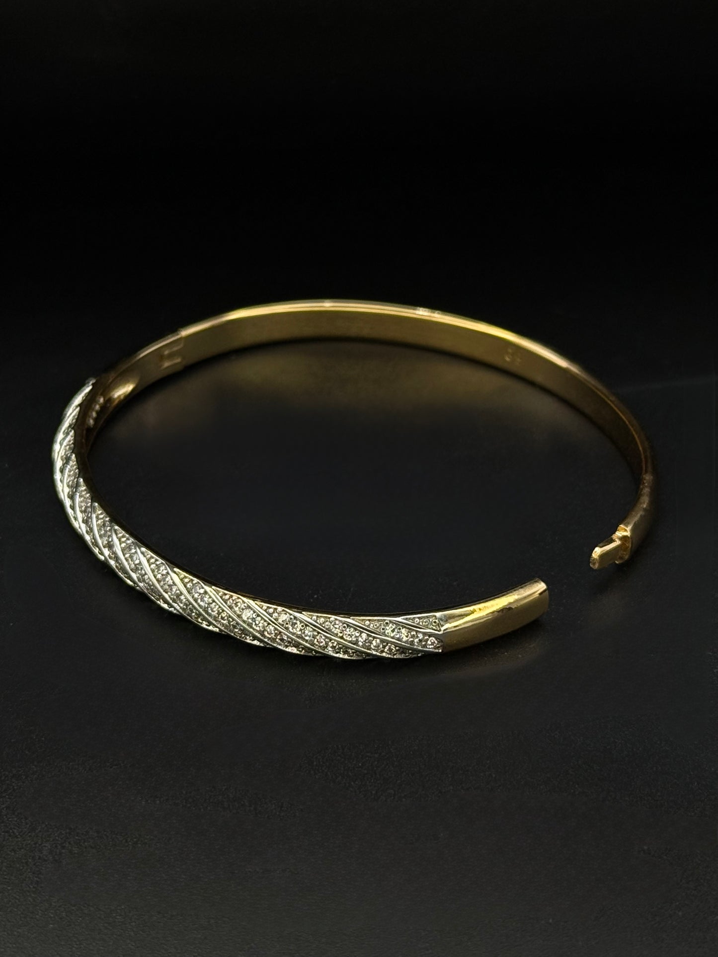 Twilight Twist Cuff-Bs8