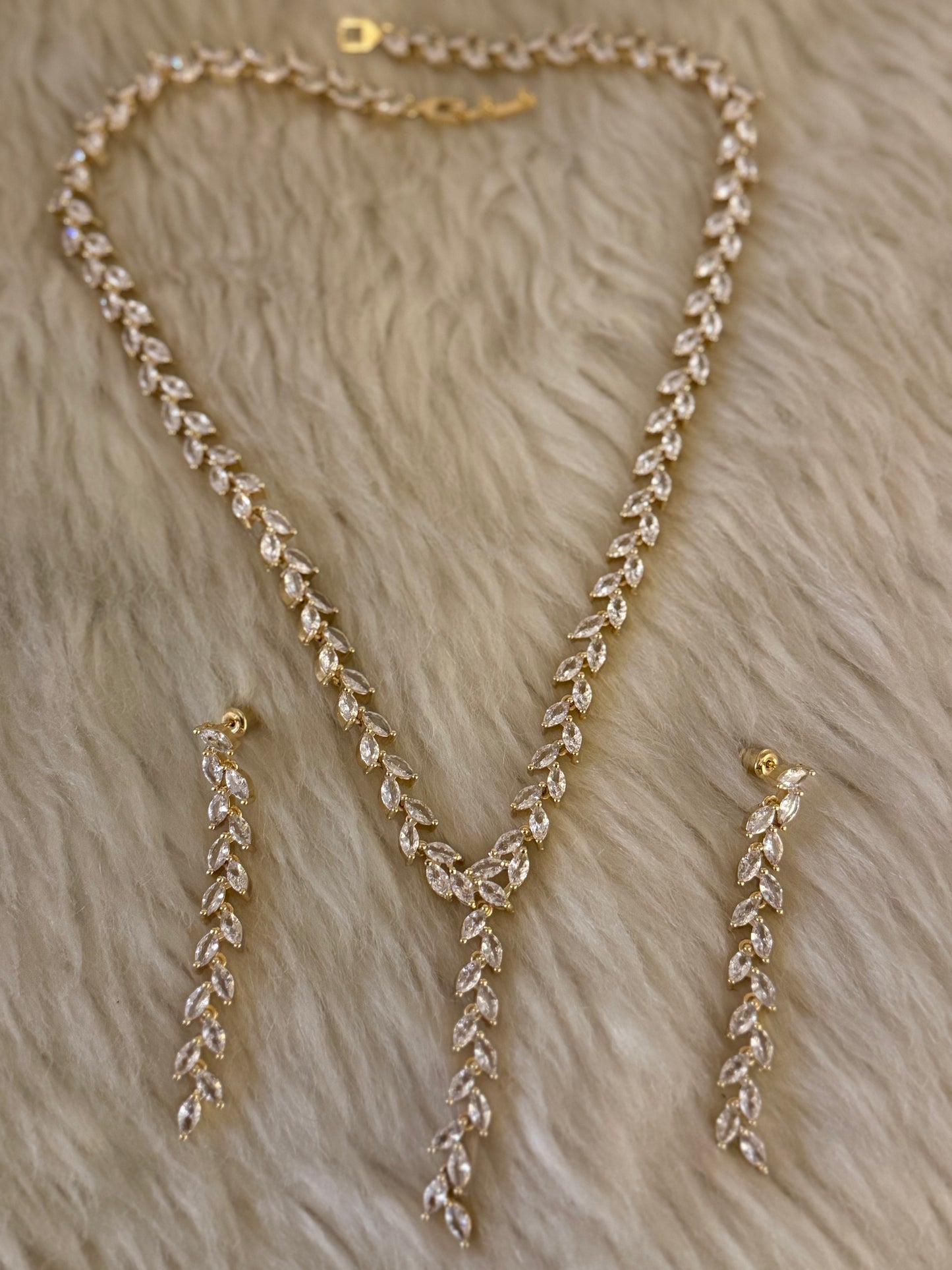 Zircon Leaf Necklace set-Rhodium Plated-Ns1